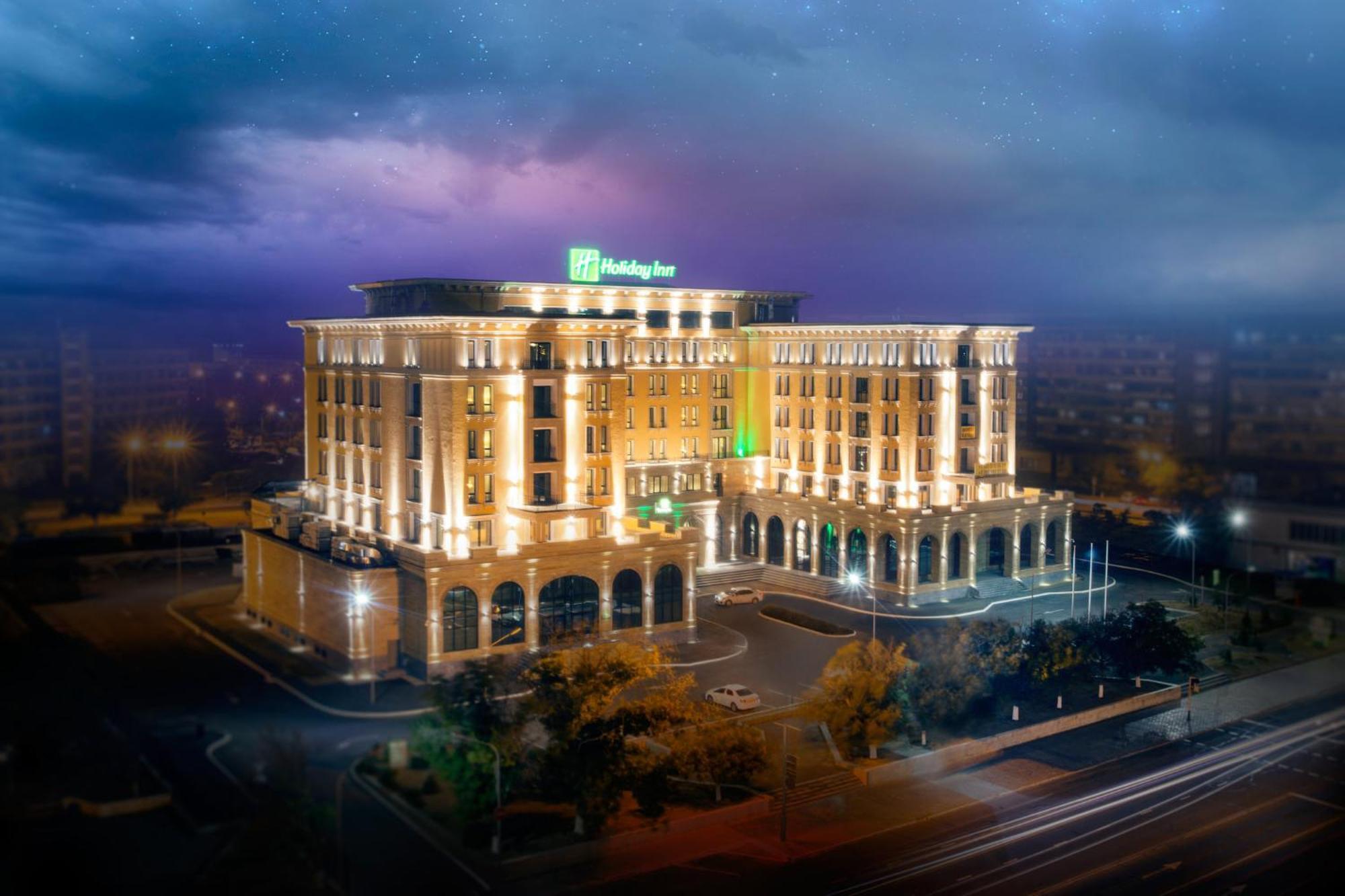 Holiday Inn Aktau By Ihg Екстериор снимка