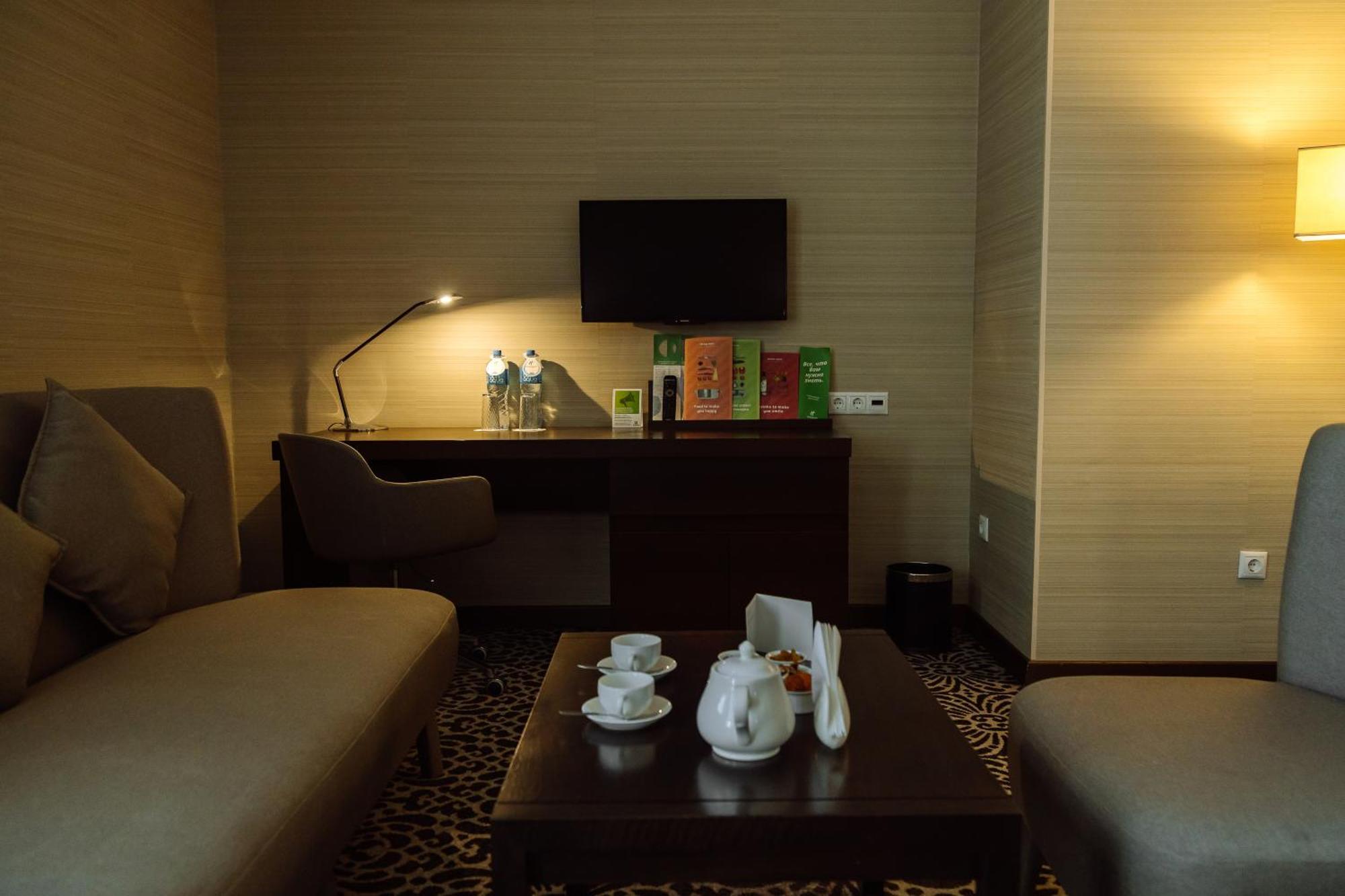 Holiday Inn Aktau By Ihg Екстериор снимка
