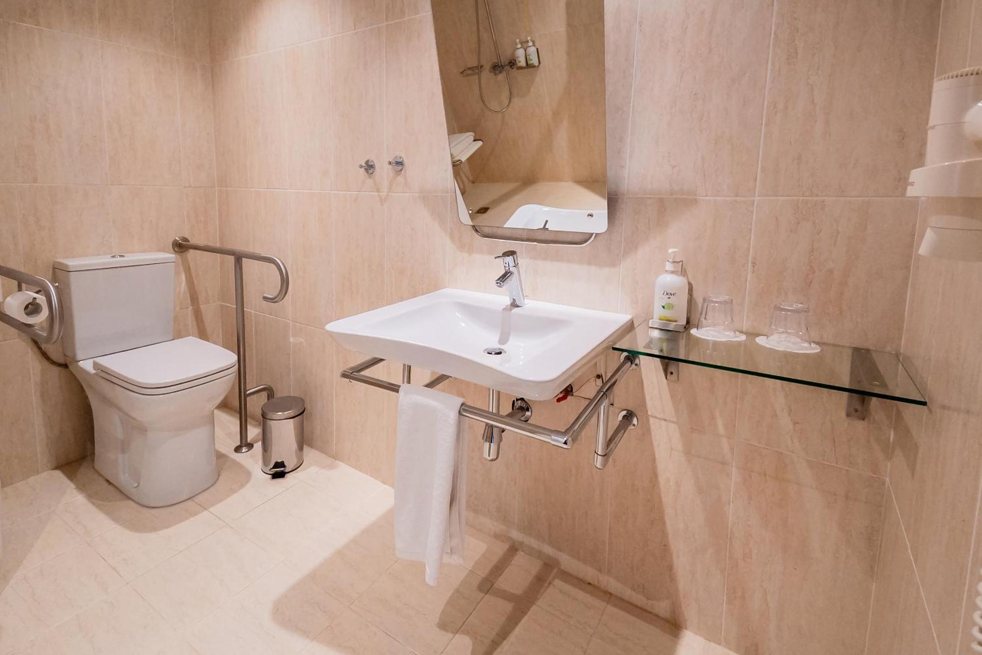 Holiday Inn Aktau By Ihg Екстериор снимка