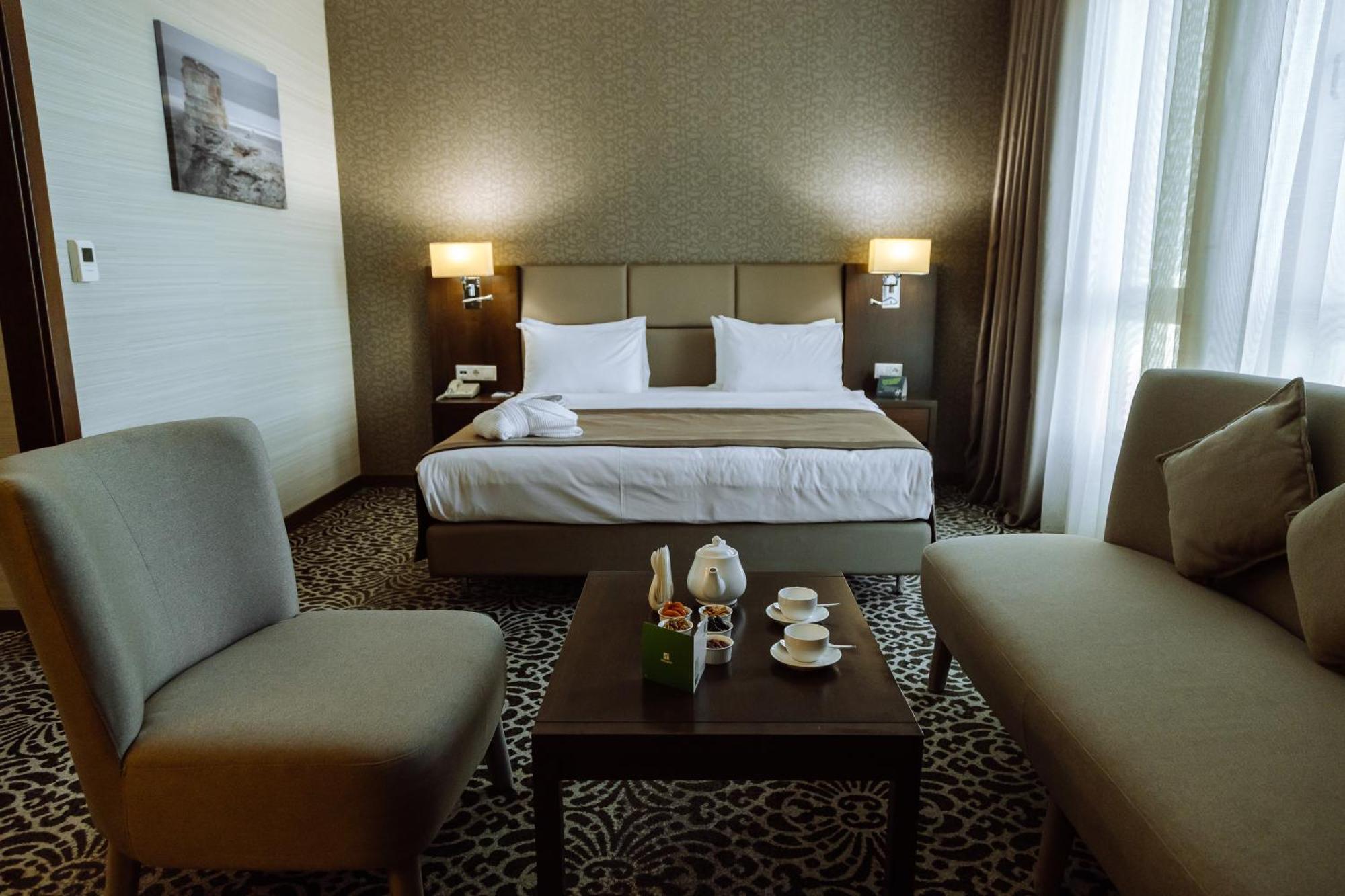 Holiday Inn Aktau By Ihg Екстериор снимка