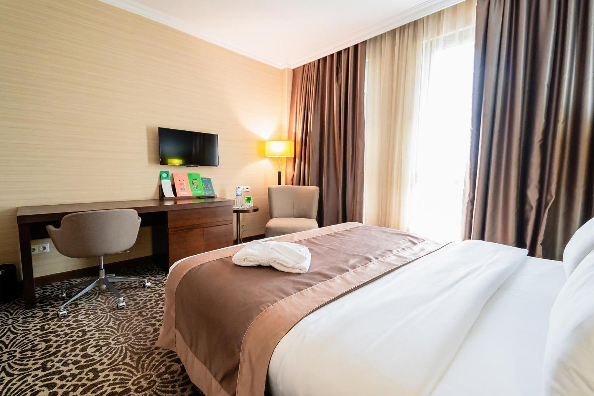 Holiday Inn Aktau By Ihg Екстериор снимка