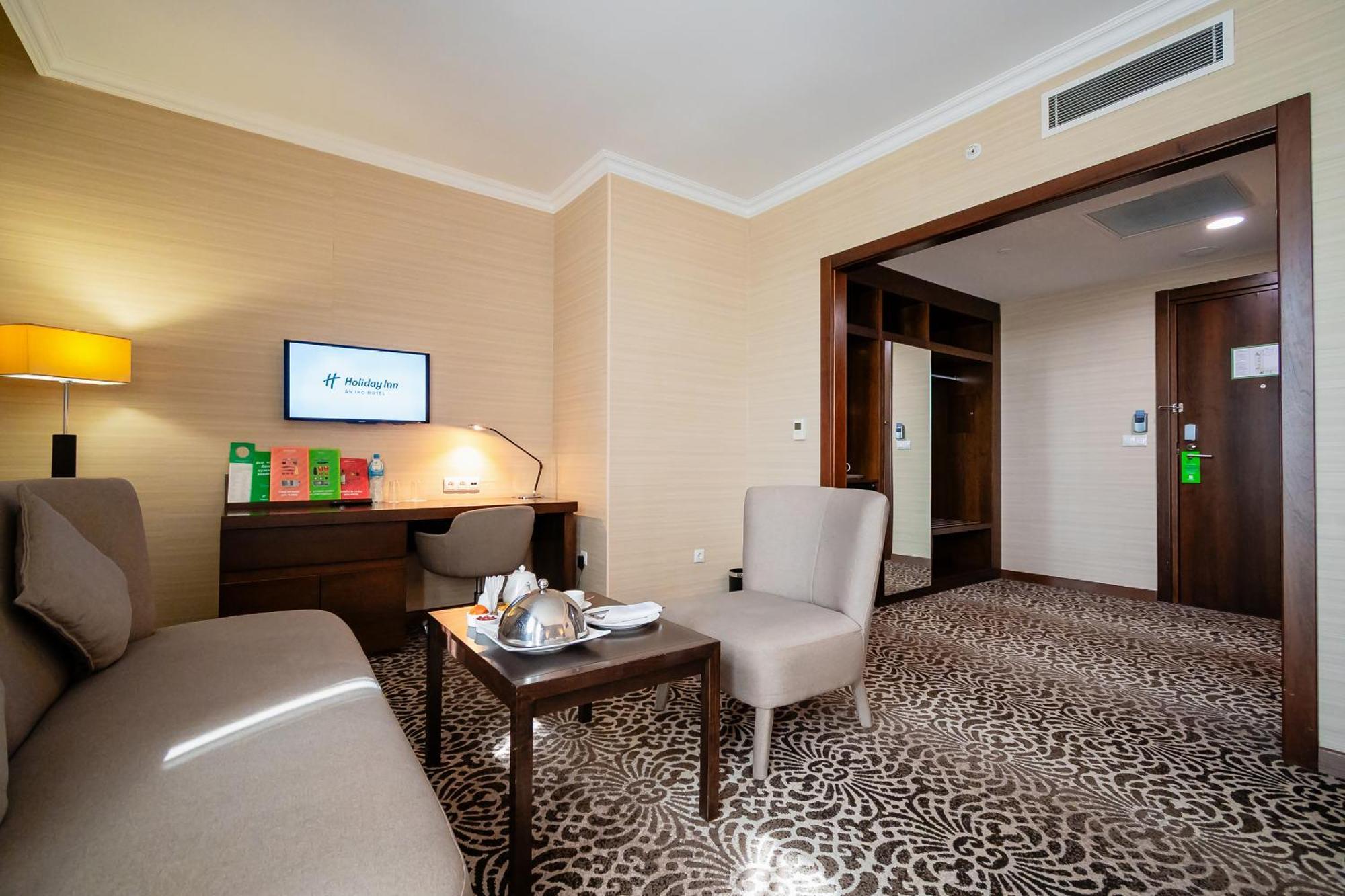 Holiday Inn Aktau By Ihg Екстериор снимка