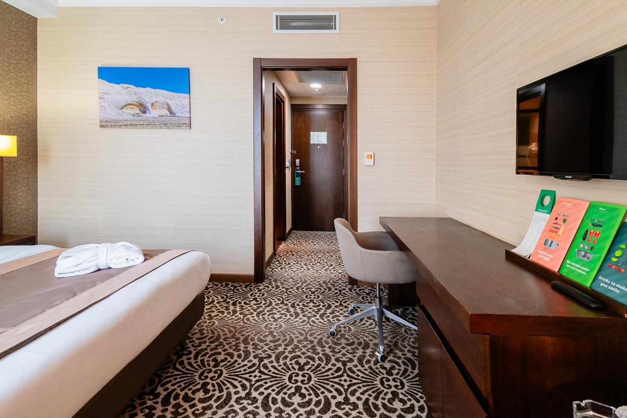 Holiday Inn Aktau By Ihg Екстериор снимка