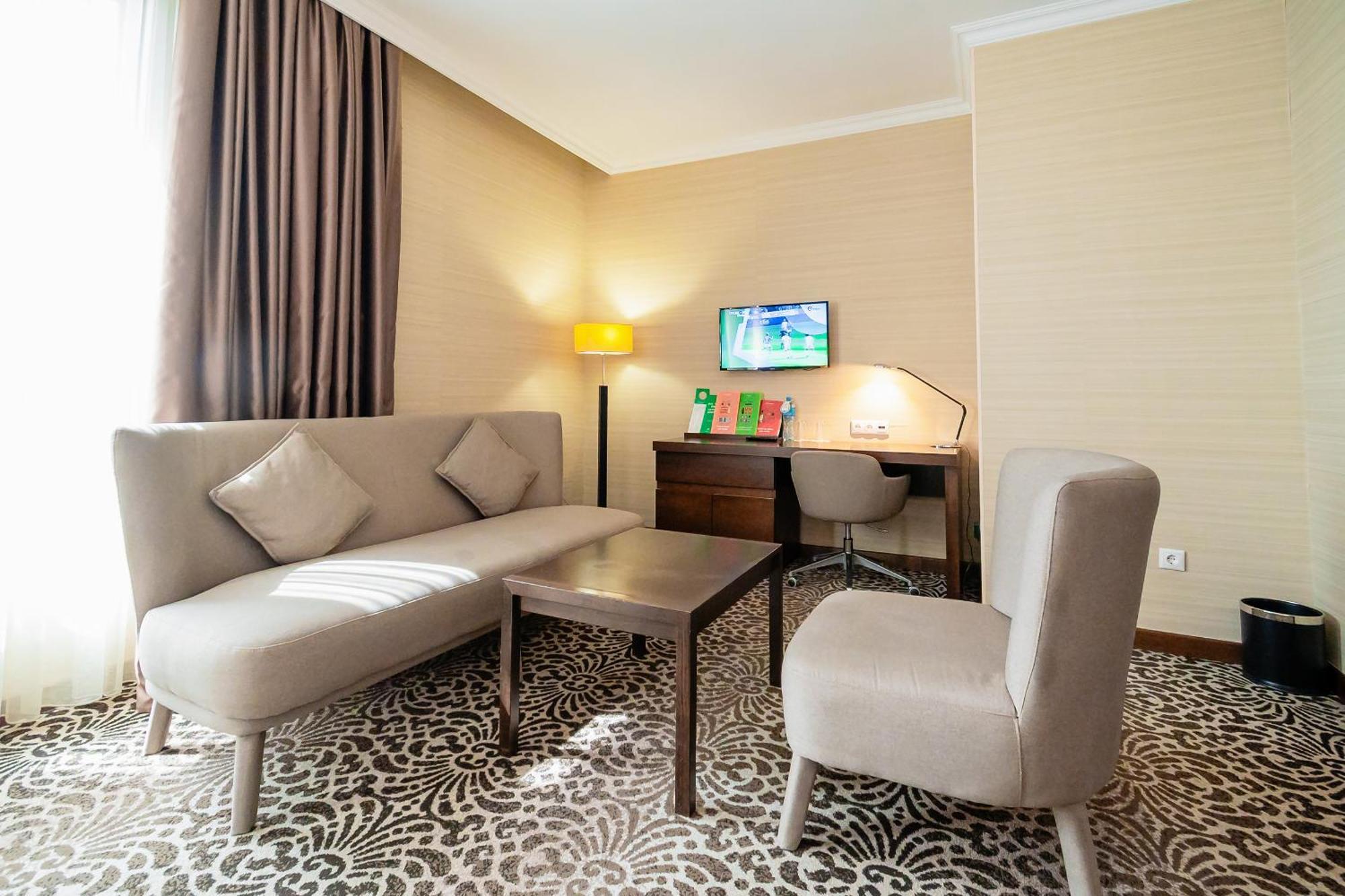 Holiday Inn Aktau By Ihg Екстериор снимка